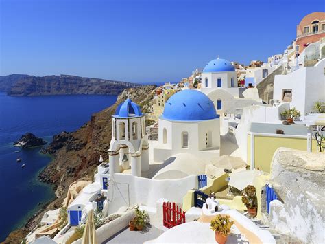 Santorini Serenity: Stunning HD Wallpaper of Man-Made Greek Beauty 