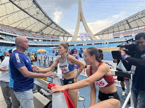 Hot girl múi bật khóc nức nở khi giành HCV đầu tiên tại SEA Games