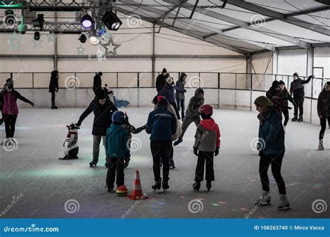 Ice Skating Lessons for Kids Editorial Image - Image of people, sport ...