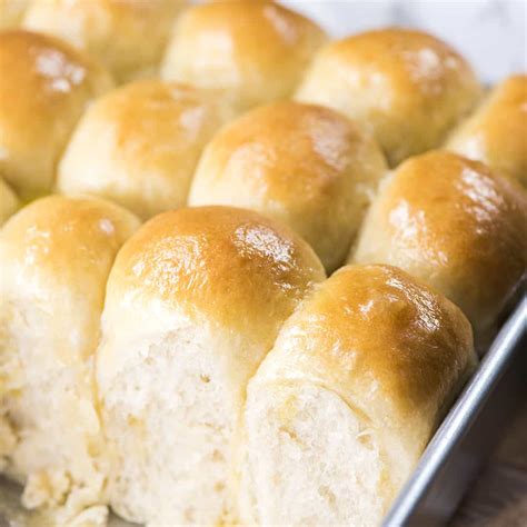 Mamaws Rolls Easy Homemade Dinner Roll Recipe