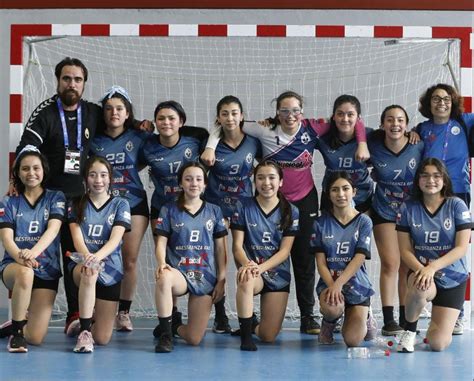 Selección de balonmano del Colegio María Auxiliadora de Valdivia