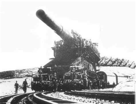 Schwerer Gustav, the German 80 cm railway gun brought in by the Germans ...