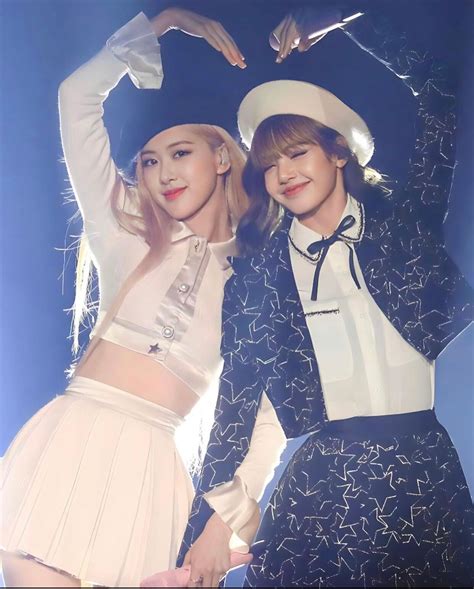 190921 Blackpink Lisa And RosÉ In Love Stage At Blackpink Private Stage Kpopping