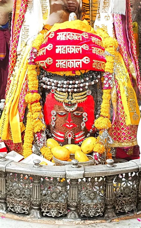 Minister Kamlesh Paswan Visit Mahakaleshwar Temple Worship Baba Mahakal