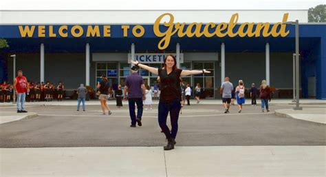 Visiting Graceland Review: Thoughts, Tours, Prices, and More ...