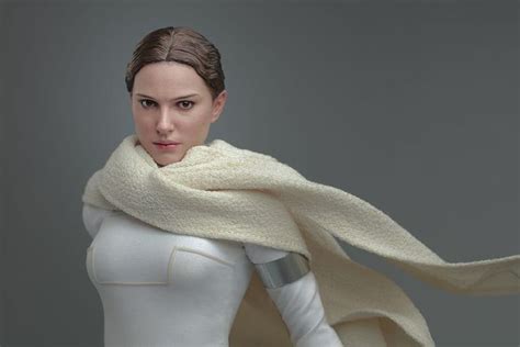Padmé Amidala Sixth Scale Figure by Hot Toys