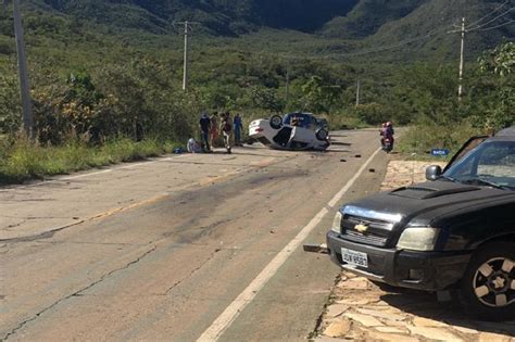 Rio De Contas Colis O Entre Caminhonete E Carro De Passeio Deixa Um