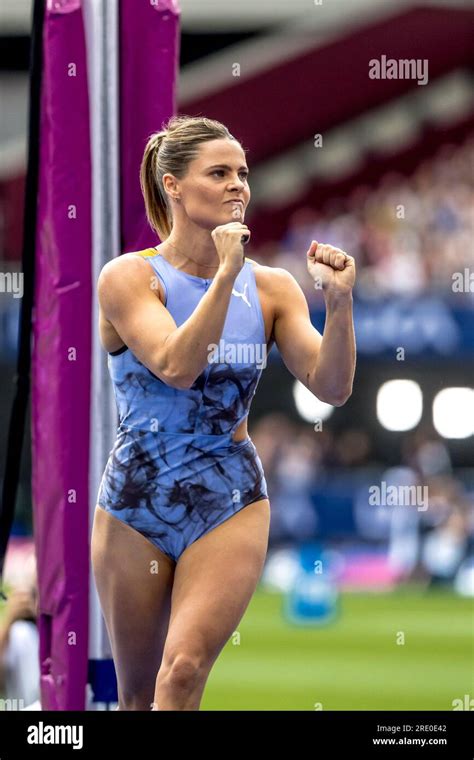 Nina kennedy aus pole vault hi-res stock photography and images - Alamy