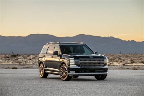 View Exterior Photos of the 2026 Hyundai Palisade Hybrid Calligraphy