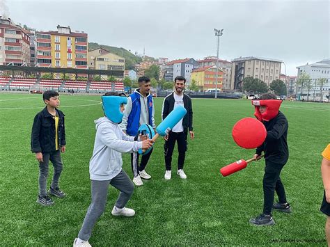 T Rkeli De Sosyal Medyadan Sosyal Meydana Etkinli I G Ndem