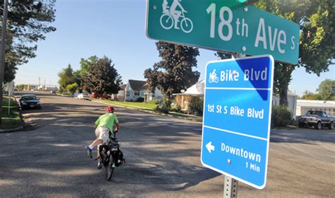 Bicycle Boulevard Signs and Pavement Markings | National Association of ...