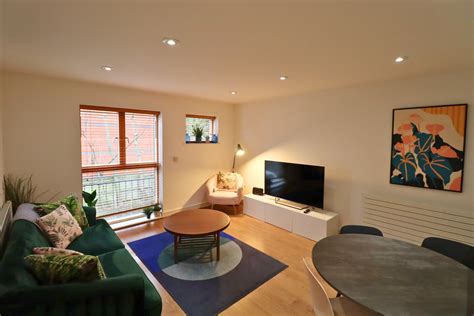 Maidenhead - Stylish & Modern Two Bedroom Apartment - Apartments in