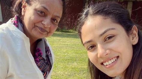 Shahid Kapoor thanks his mother, wife for being his 'guide', 'support'