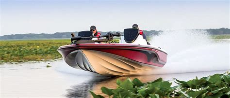 Bass Boats Buyers Guide | Discover Boating