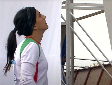 Female Athlete Represents Iran Without Hijab At Overseas Climbing