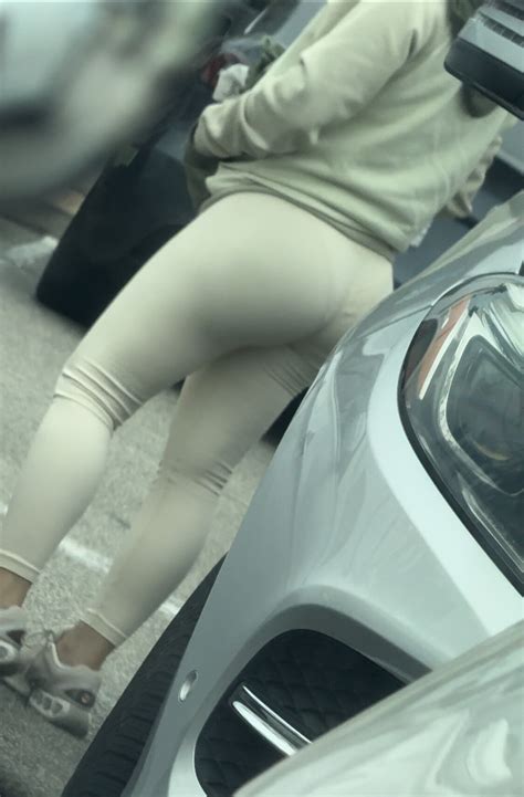 Thick Ass Latina Vpl In Leggings Spandex Leggings Yoga Pants Forum