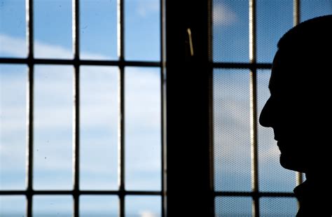 Sex Mit Gefangener JVA Beamter Steht Erneut Vor Gericht
