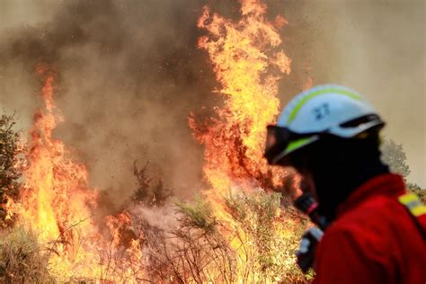 Incêndios mais de 200 operacionais e 11 meios aéreos combatem fogo na