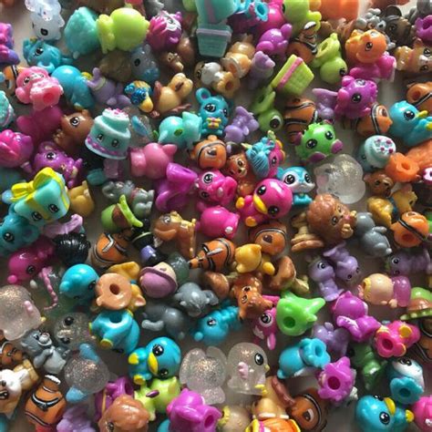 50pcslot Soft 2cm Squinkies Toys Mixed Lot In Random With No