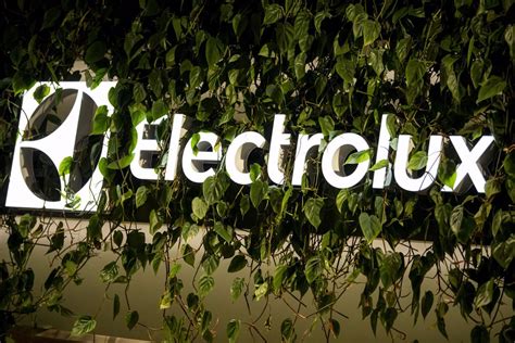 Suecia Electrolux Se Desploma Un Bolsa Un Tras Informar De Planes