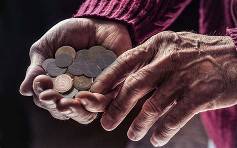 Why Senior Citizens Should Consider Investing In Fixed Deposits