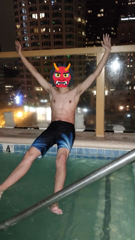 Z But Just Horny On Twitter You Know It Looks Really Weird When I Look At Some Photos Of Me