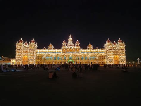 The Iconic Mysore Palace Bathed in Colourful Lights on a Sunday Evening Editorial Stock Photo ...