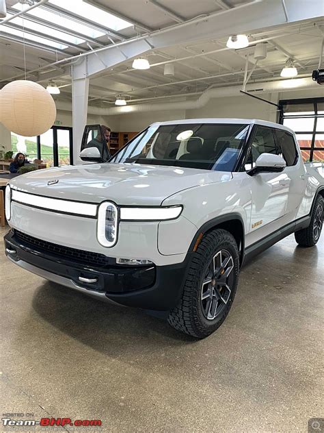 Rivian S First Customer R1T Electric Pickup Truck Rolls Out Of