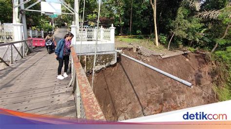 Talut Cagar Budaya Jembatan Duwet Penghubung Kulon Progo Magelang Ambrol