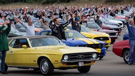 World Record Mustang Meeting Youtube