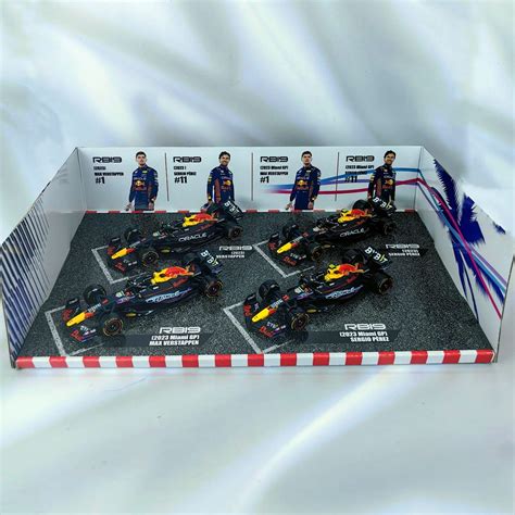 Set Autos Formula Redbull Racing Caja Normal Burago Tienda F