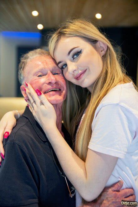 Cadelas Novas Fudendo Velhos Ce Porn Pic