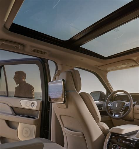 2019 Lincoln® Navigator 360° Photo & Video Gallery | Lincoln.com