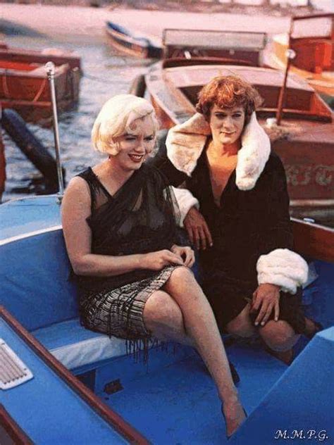 Marilyn Monroe And Tony Curtis On The Set Of Some Like It Hot Marilyn Marilyn