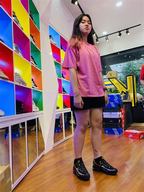 Cửa hàng giày Sneaker xu hướng hot trend uy tín đến King Shoes