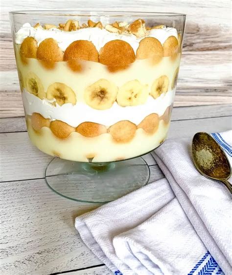 Easy Layered Nilla Wafer Banana Pudding Trifle Recipe