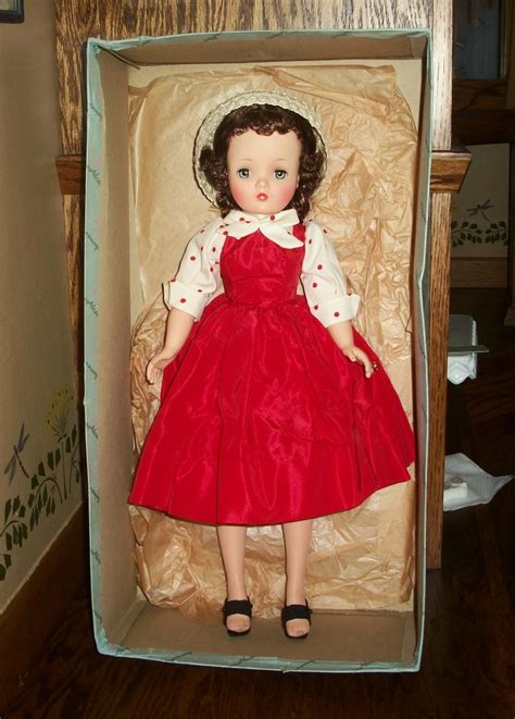 Gorgeous Brunette Madame Alexander Cissy All Original In Red Taffeta