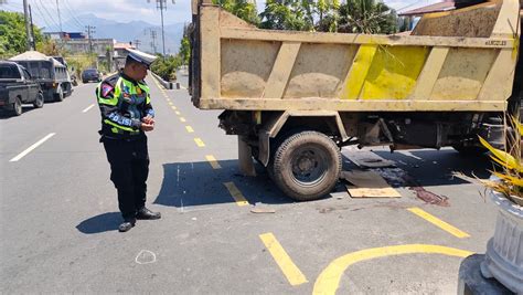 Tabrak Dump Truck Pengendara Sepeda Motor Meninggal Dunia