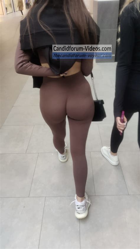 Round Ass Eats Leggings In A Shopping Mall No Shame At All Thecandidforum Voyeur