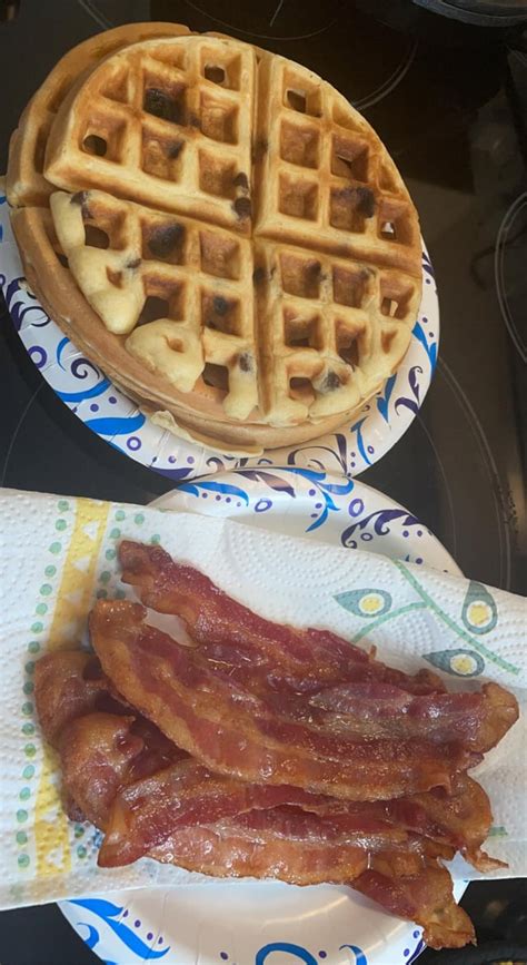 Homemade waffles and bacon : r/BreakfastFood