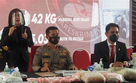 Bareskrim Dan Bea Cukai Gagalkan Peredaran 42 3 Kg Sabu Dan 85 Ribu