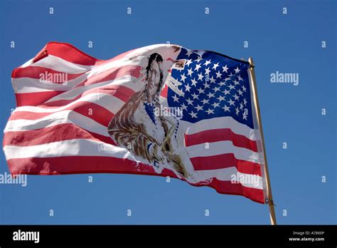 Native american flag hi-res stock photography and images - Alamy