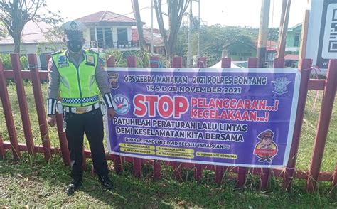 Sosialisasi Operasi Zebra 2021 Polres Bontang Pasang Spanduk Himbauan