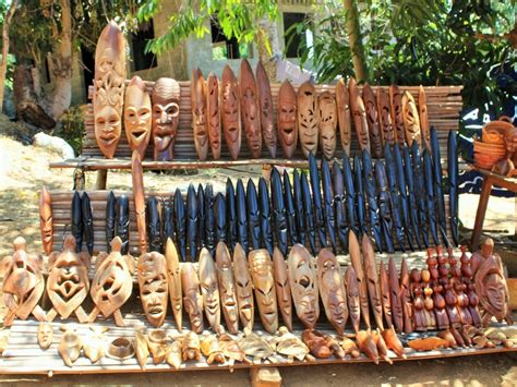 Photos De Sculpture Sur Bois à Madagascar · Voyagiste Madagascar