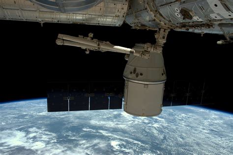 SpaceX’s NASA Mission To International Space Station: Dragon Docking ...