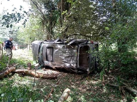 Vuelca Camioneta En La Carretera Tepetl N Naolinco