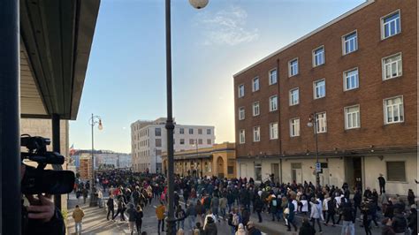 Migliaia Di Persone Al Corteo No Green Pass A Trieste