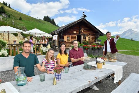 Kreuzfahrt Ins Gl Ck Hochzeitsreise Nach Tirol Film Rezensionen De