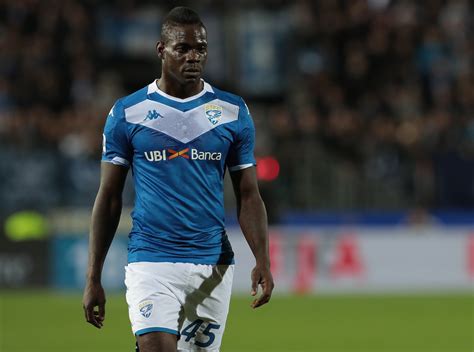 Mario Balotelli se compara con Cristiano y Messi
