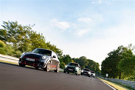 The new MINI John Cooper Works family. (07/20)